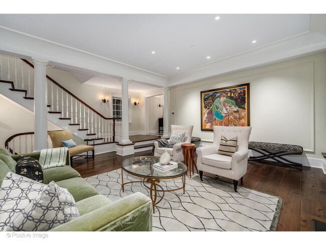 Building Photo - 446 W Huron St