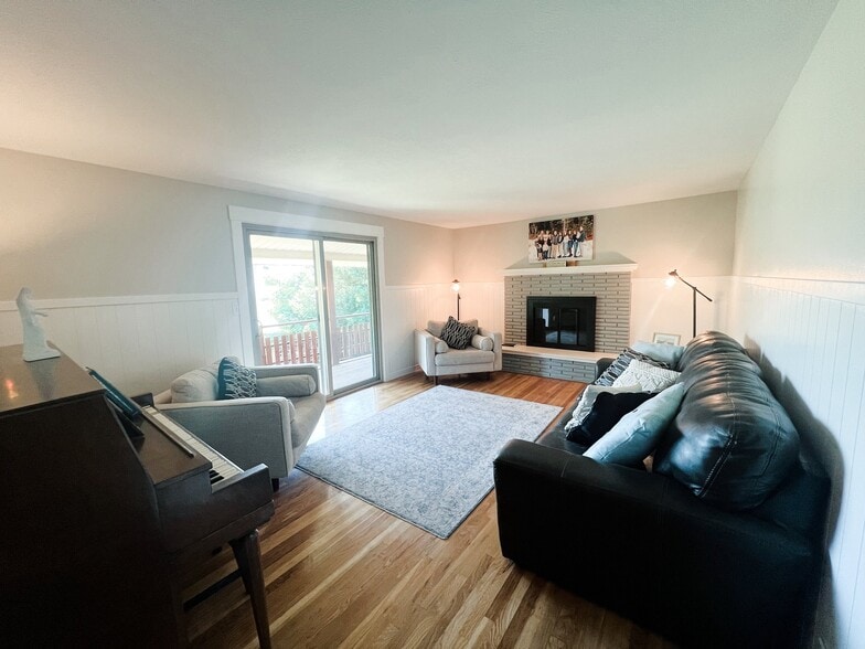 Building Photo - 842 Shannon Rd