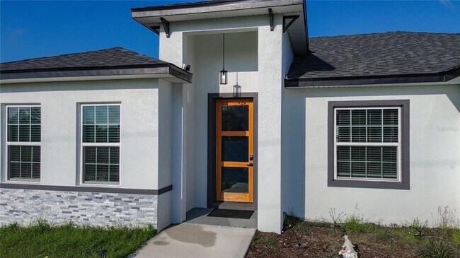 Building Photo - 16950 SW 42 Ave