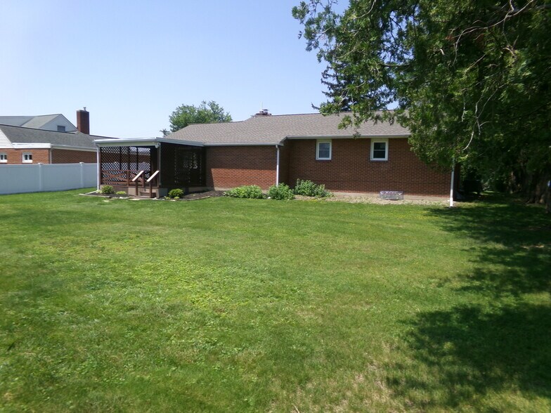 Building Photo - 2052 Miller Rd
