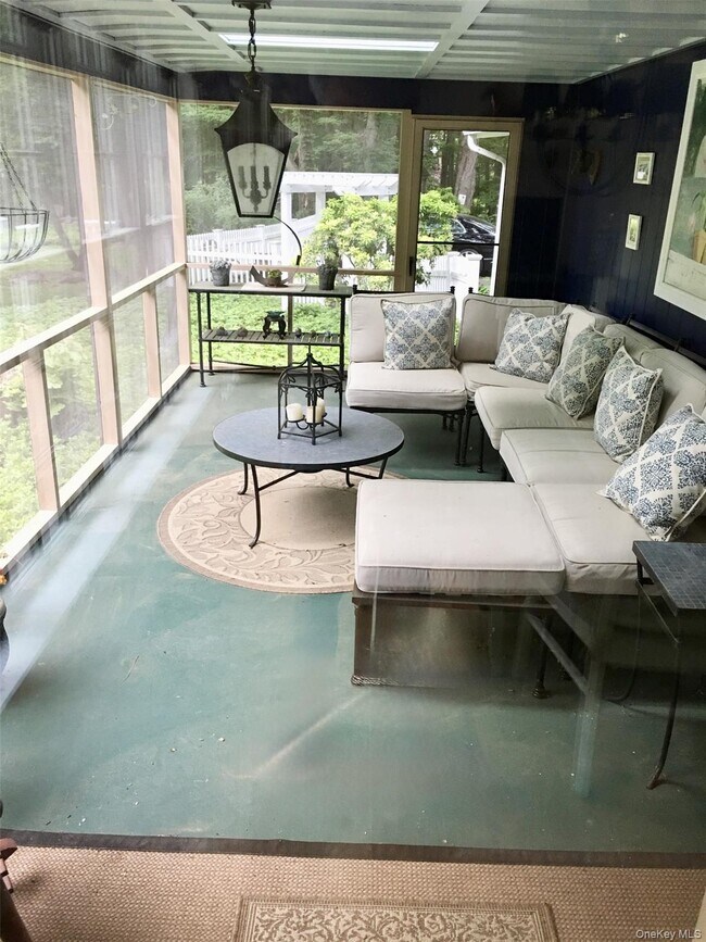 Building Photo - 9 Cedar Hill Rd