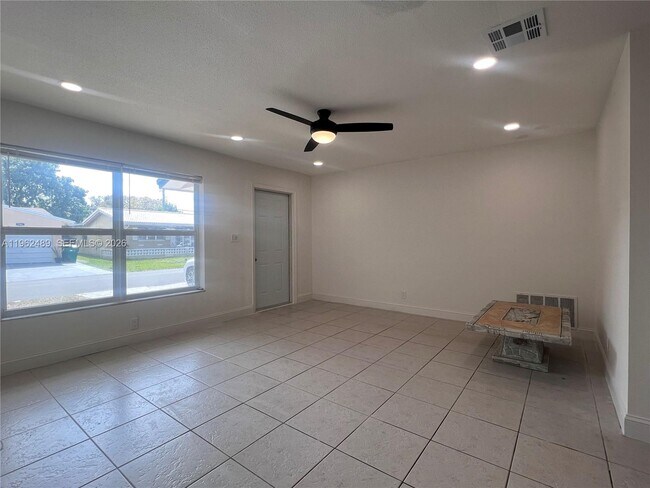 Building Photo - 7313 NW 57th Ct