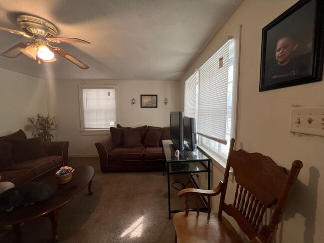 Building Photo - Home located minutes from Dunn, Nice large lot