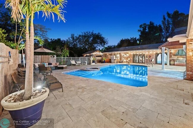 Building Photo - 4501 Briarcliff Ln