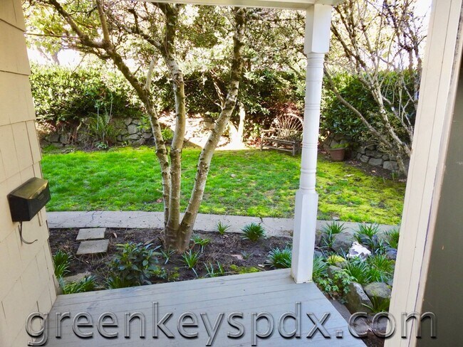 Building Photo - 10197-1136