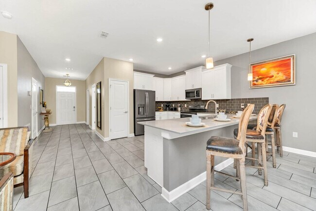 Building Photo - 9032 Stinger Dr