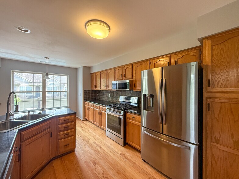 Building Photo - 1275 Old Mill Ln