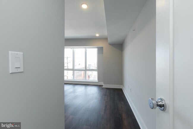 Building Photo - 711 N 16th St
