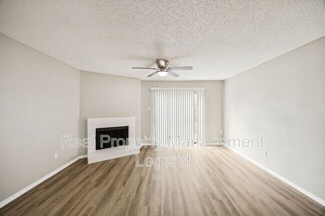 Building Photo - 8109 Silver Creek Rd