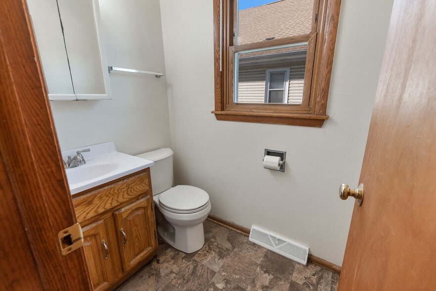 Building Photo - 2716 W Oriole Dr