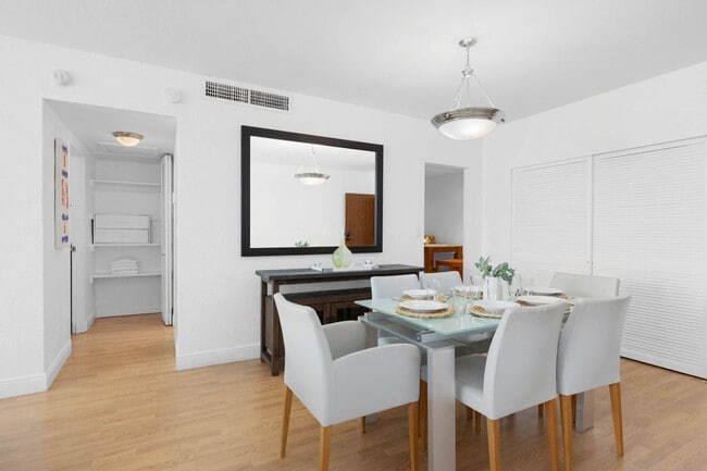 Building Photo - 3801 S Ocean Dr