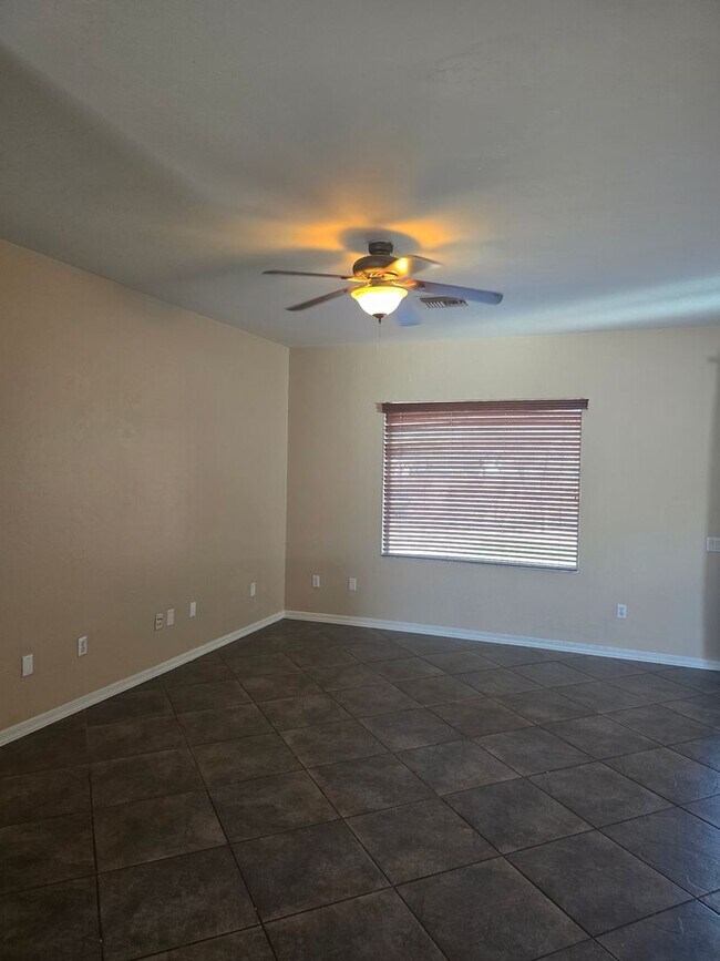 Building Photo - FREE RENT FOR OCTOBER AND $100 VISA GIFT C...