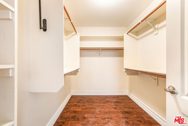 Building Photo - 13743 Cordary Ave