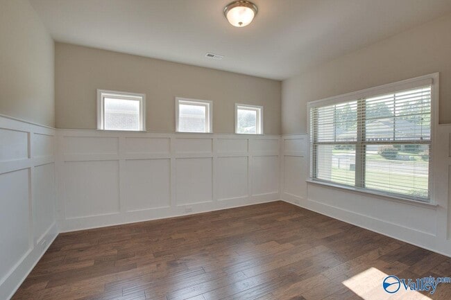 Building Photo - 2964 Magnolia Park Drive Southeast
