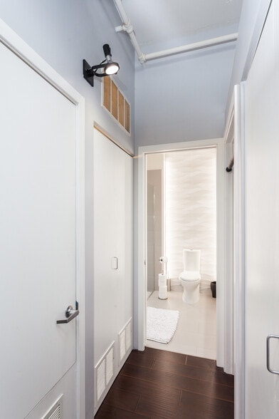 Building Photo - 130 S Canal St