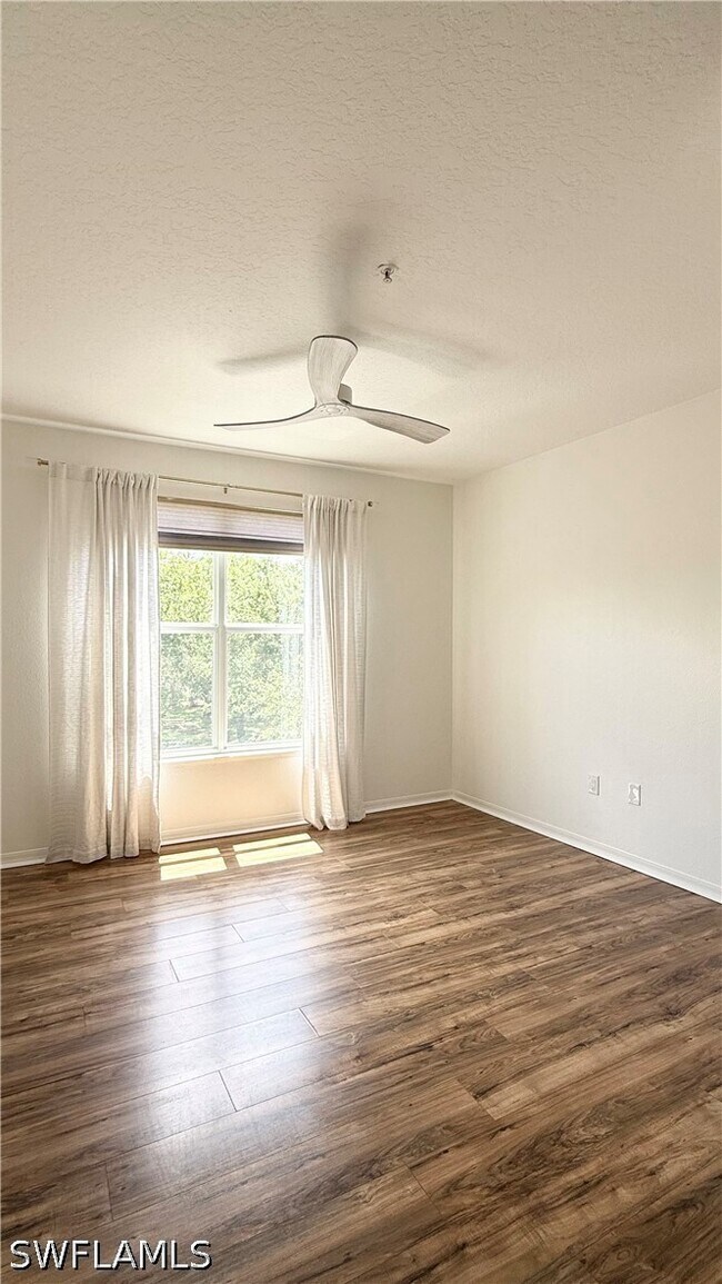 Building Photo - 11500 Villa Grand