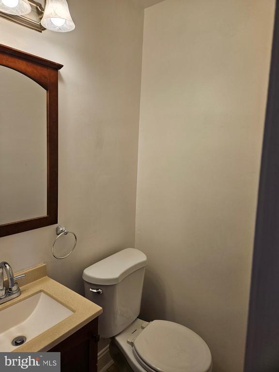 Building Photo - 803 Jeannette Ave