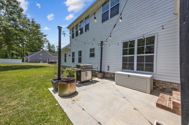 Building Photo - 3506 Sir James Ln