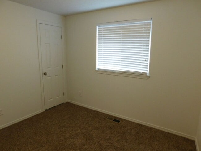 Building Photo - 3Bd/2Ba Single Story Home - For viewing beginning 4/27/2026!