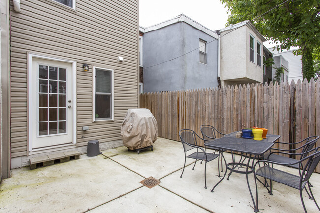 Building Photo - 1711 Latona St