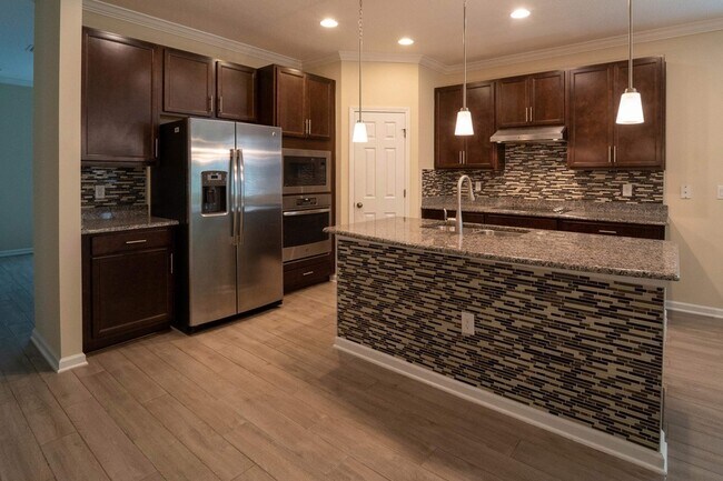 Building Photo - 543 Aventurine Ave