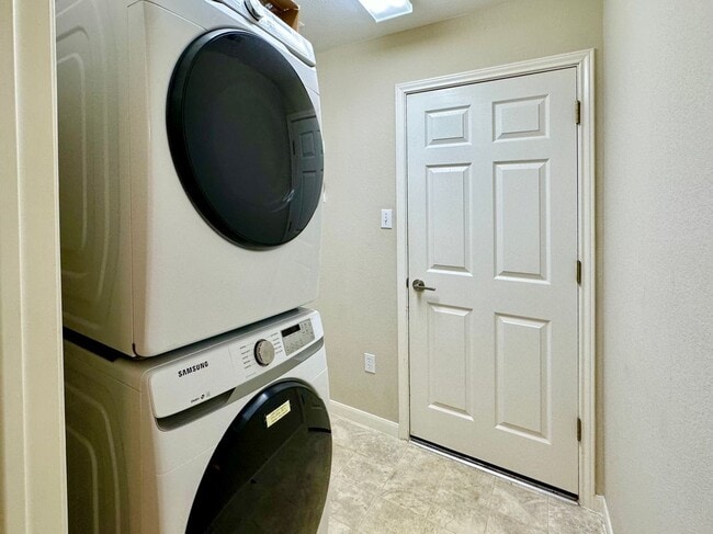 Building Photo - 1501 Santolina Ct