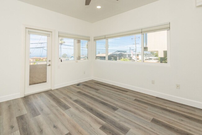 Building Photo - Beautiful 3Bed/2.5Bath Oceanview Home in C...
