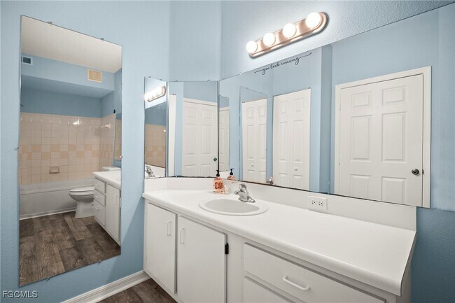 Building Photo - 11530 Villa Grand