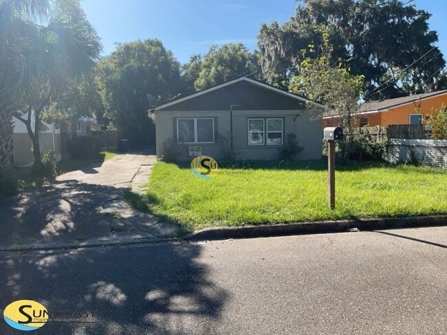 Building Photo - 478 W 58th St