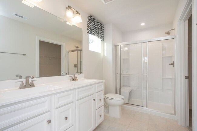 Building Photo - Beautiful One Level Home in Columbia!