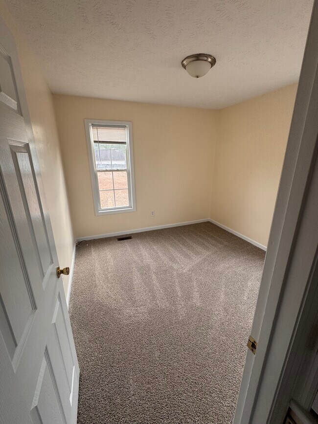 Building Photo - 885 Ridge Rd