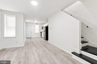 Building Photo - 1319 N 55th St