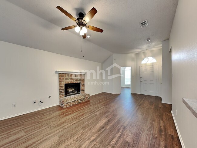 Building Photo - 219 Dartmouth Dr