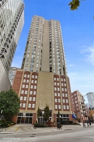 Exterior - 645 N Kingsbury St