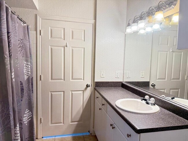 Building Photo - 202 E South St