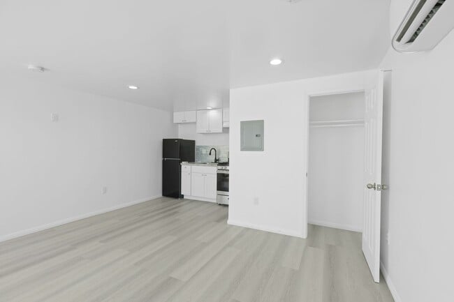 Building Photo - 5104 Sepulveda Blvd
