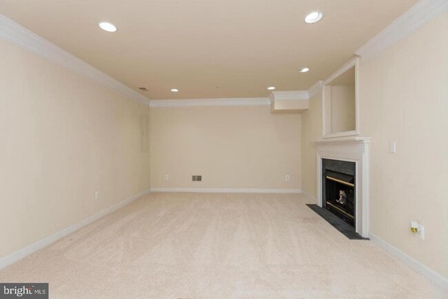 Building Photo - 8857 Ashgrove House Ln