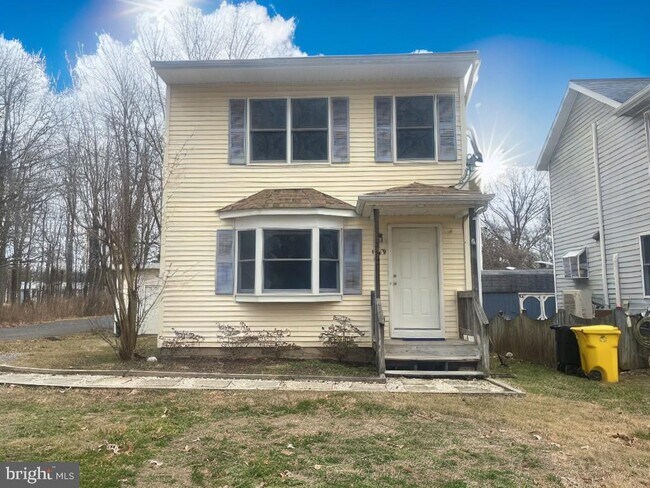 Building Photo - 1359 Jordan Dr