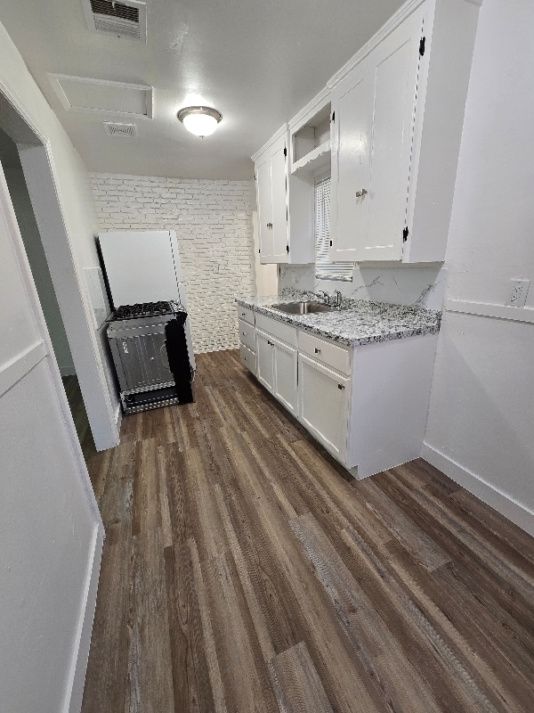 Building Photo - 1608 E Yale Ave