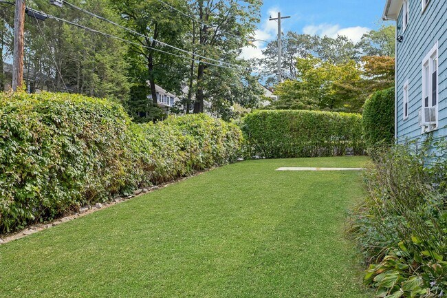 Building Photo - 137 Rock Spring Rd