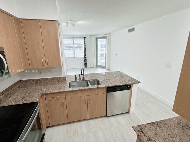 Building Photo - 1830 Radius Dr