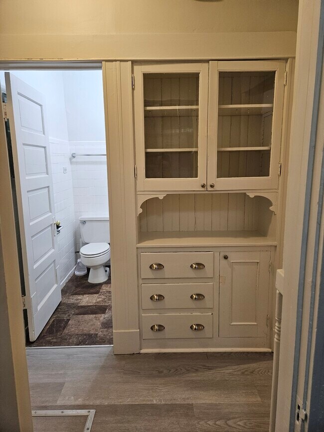 Building Photo - 3507 N Damen Ave