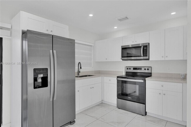 Building Photo - 2490 NW 44th St