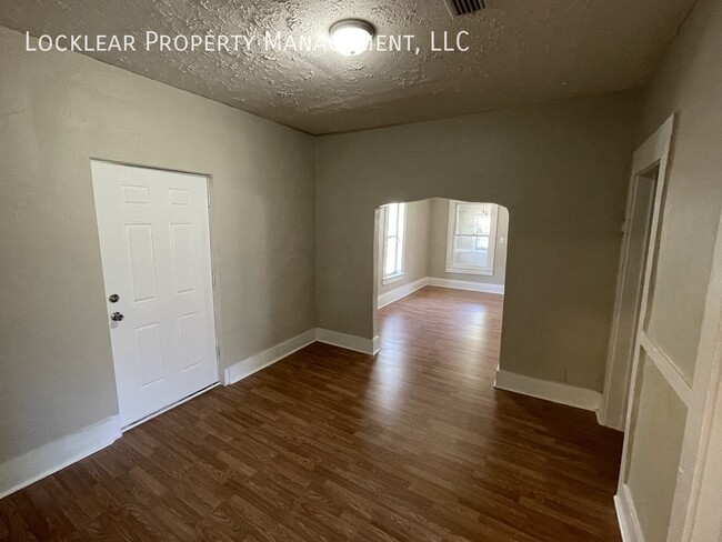 Building Photo - Free Month Rent if moved in by 2/14/2025!