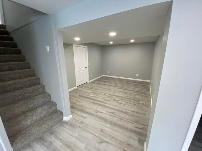 Basement Room - 3526 Dinsmore Castle Dr