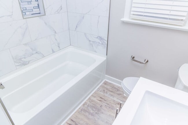 Building Photo - Settle in to this beautiful 3 bed 3 bath in Mechanicsville!