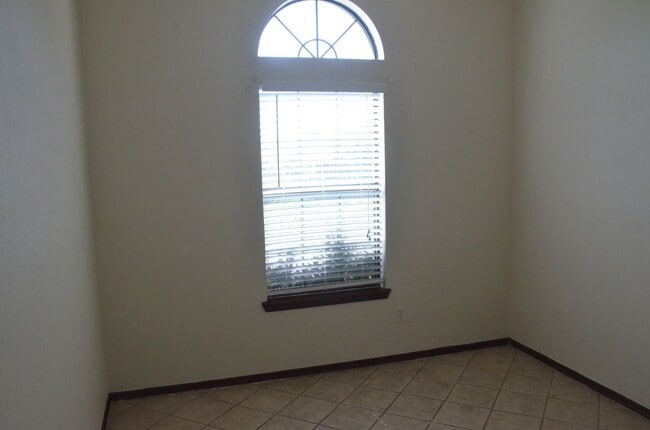 Building Photo - Great Home, Great Value