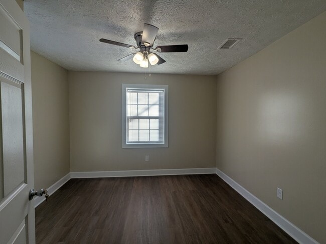 Building Photo - 7574 US-1