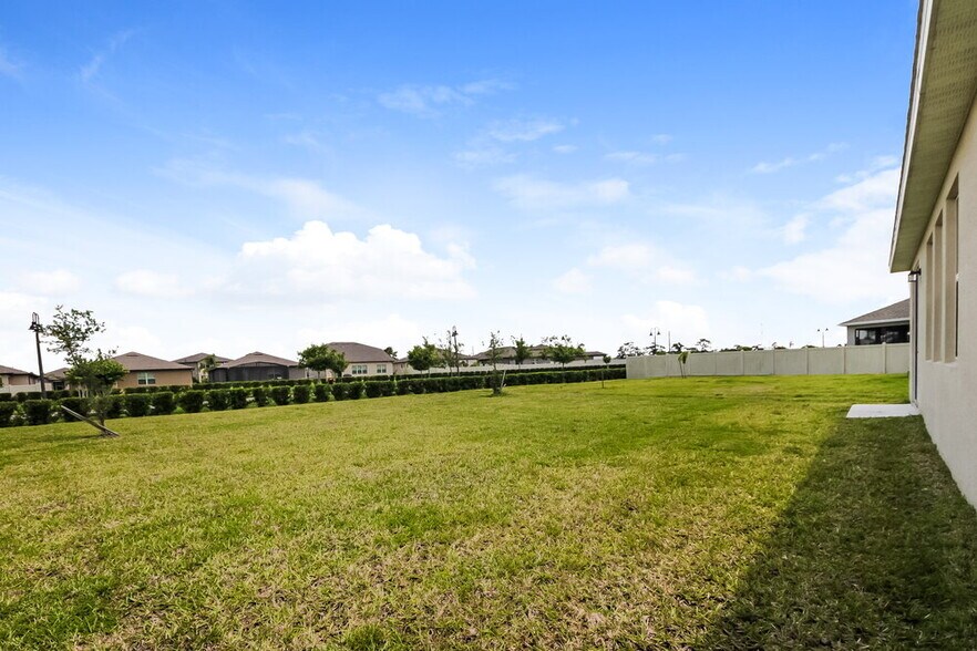 Building Photo - 3873 San Isidro Cir