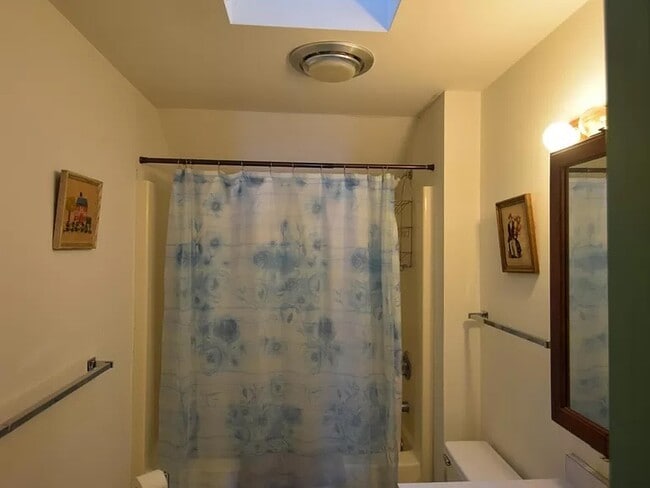 Building Photo - 35 Huddle Ln